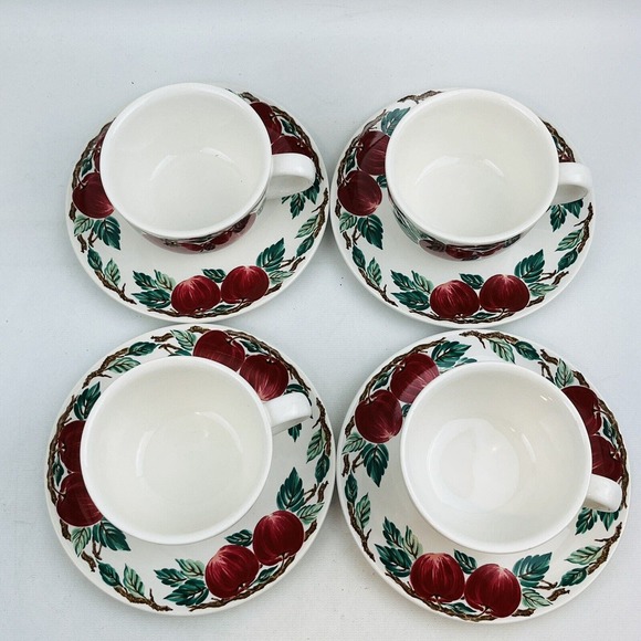 Nancy Calhoun Bella Roma 4 Cup & Saucer Set Lot Apples Cafe Classico Vintage - Picture 2 of 9